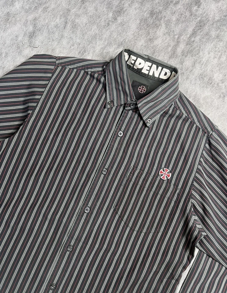 Camisa independiente vintage Foto 2 de 4