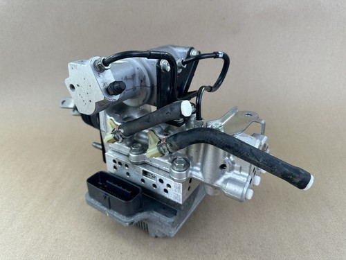 2016-2019 Toyota Mirai Antilock ABS Master Cylinder W/ Module 47210-62020 - Foto 8 di 12