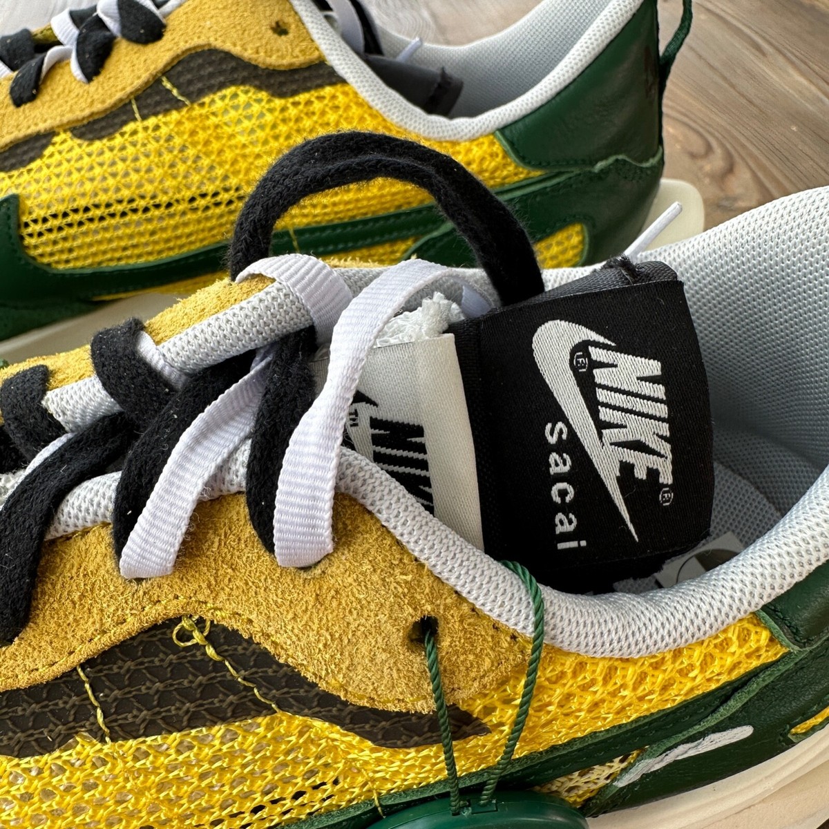 New Deadstock Nike Vaporwaffle Sacai Tour Yellow Stadium New Deadstock Nike Vaporwaffle Sacai Tour Yellow Stadium