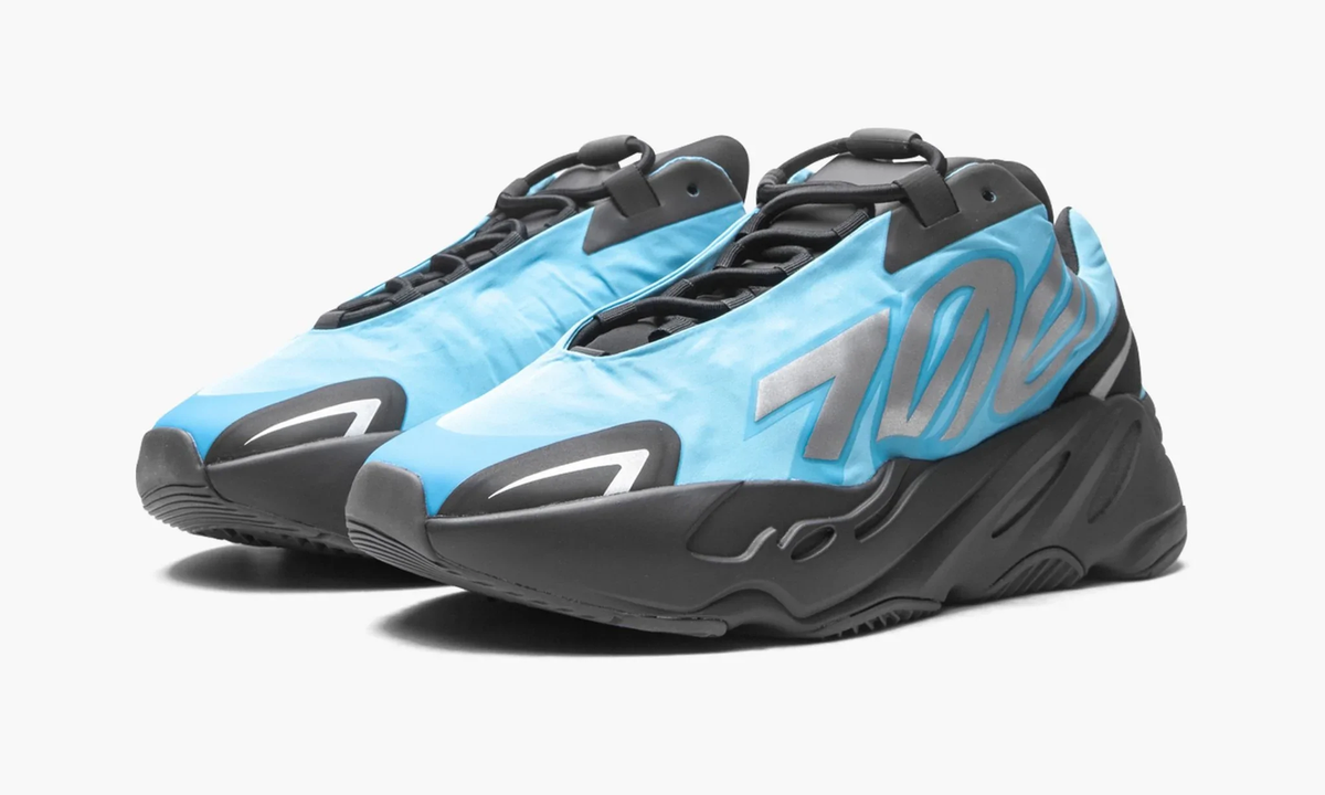 【シナモン】 Yeezy Boost 700 MNVN 