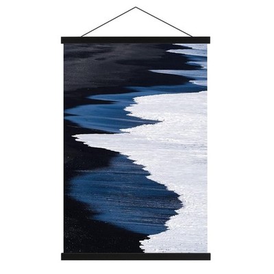 Minimalist Black Wooden Magnetic Poster Hanger for Versatile Wall Art