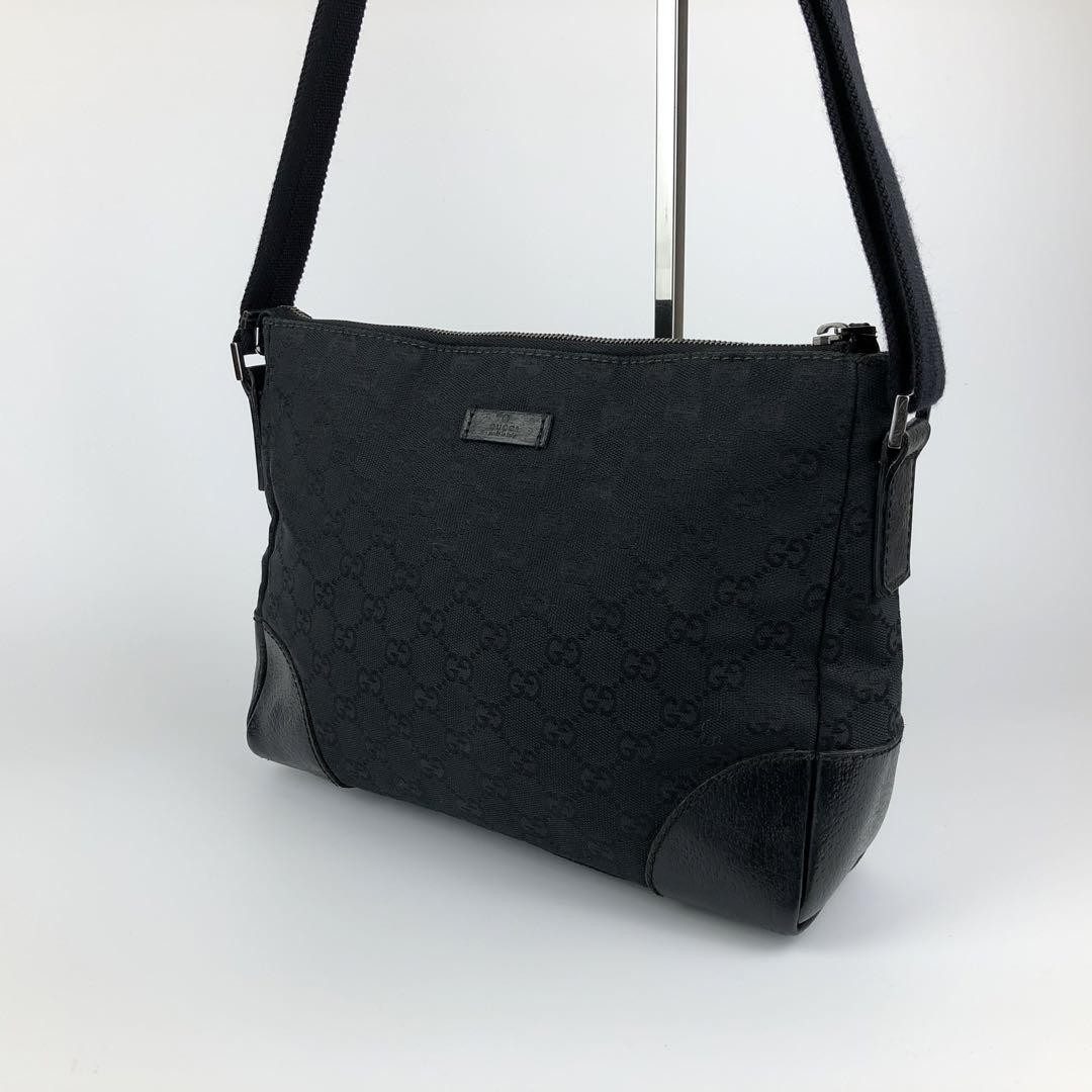 Gucci GG Supreme canvas black shoulder crossbody bag