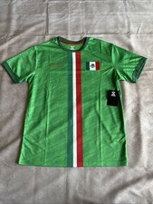 Mexico Jersey Striker Size Medium Shortsleeved NWT