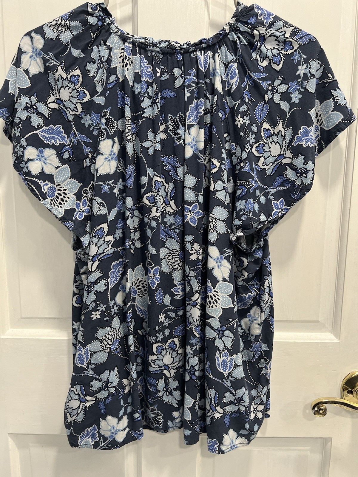 GAP Split V Neck Multi Blue & White Floral Short … - image 5