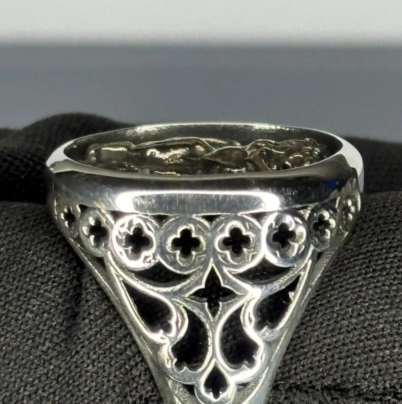 Handcrafted Sterling Silver Lion Ring: Medieval Style Men's Jewelry - Image 3 of 4