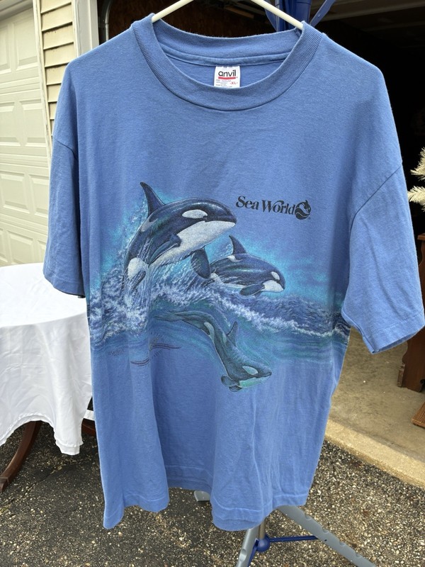Vintage 90s Sea World T-Shirt Blue Orca Killer Whale Adult XL Single Stitch