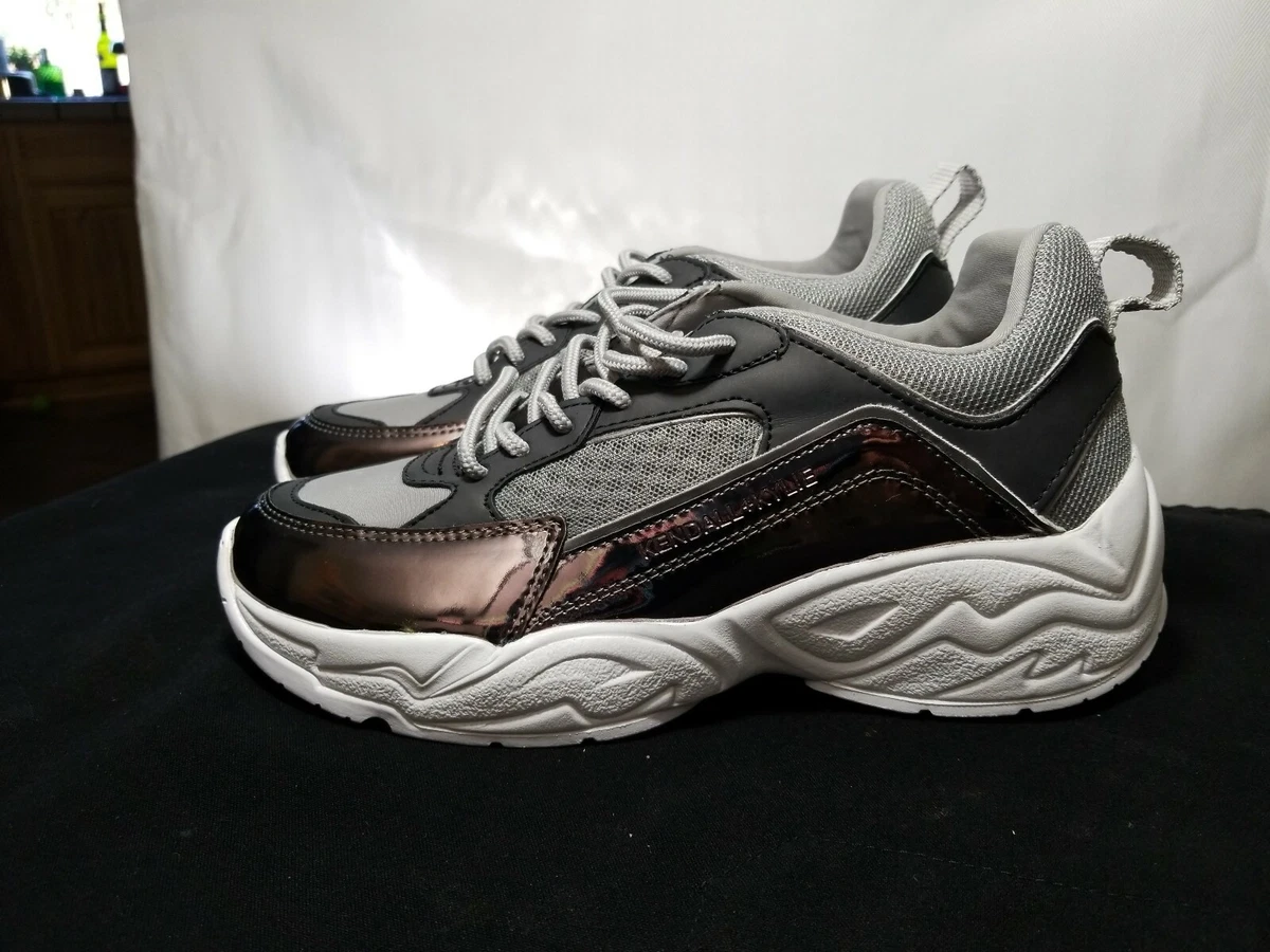 Kendall and kylie store silver shoes