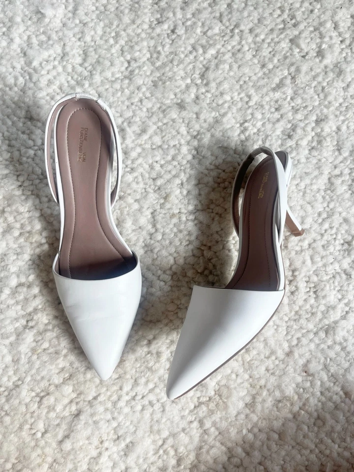 Zapatos de salón Diane von Furstenberg Mortelle con honda trasera de cuero blanco talla 37,5 Foto 3 de 4