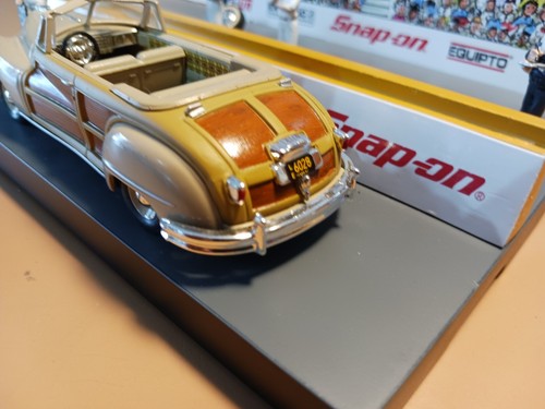 1:43 Scale Diecast Collectible Cars Chrysler Convertible - Picture 7 of 7