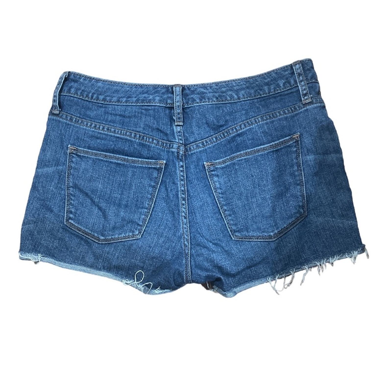 UNIVERSAL THREAD Women's Medium Wash Button Fly H… - image 3