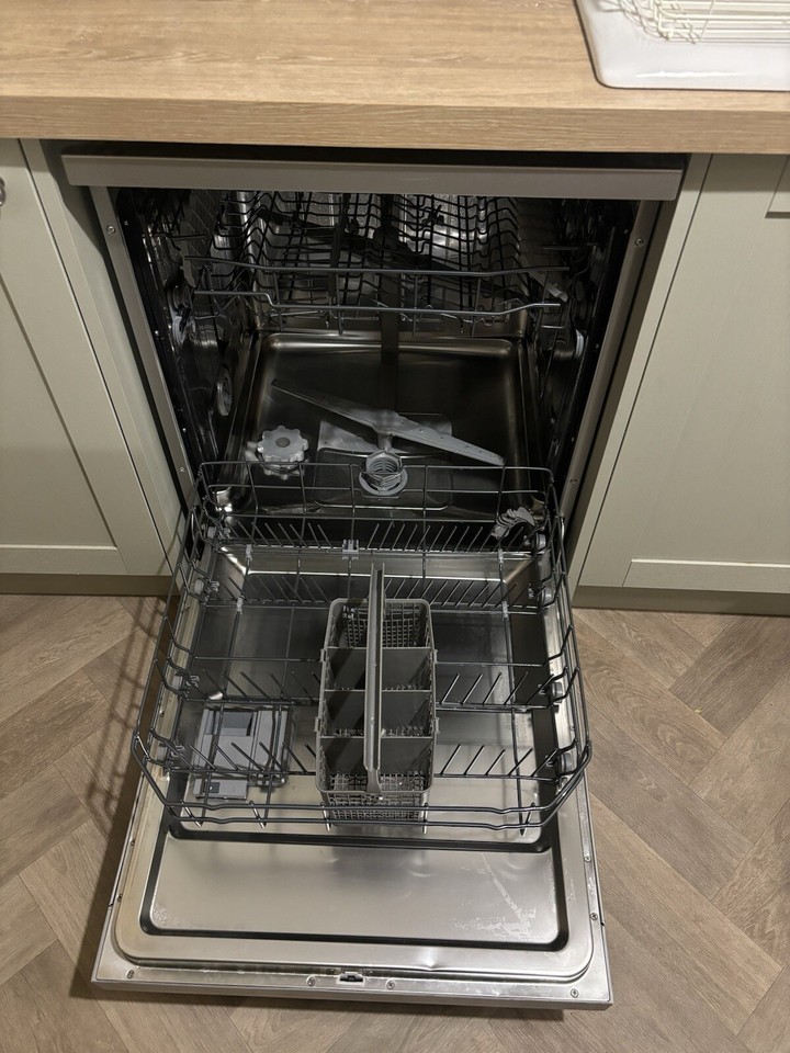 Freestanding Kenwood Silver Dishwasher KDW60S20 eBay