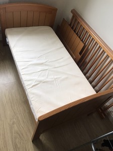 mamas and papas hayworth cot bed