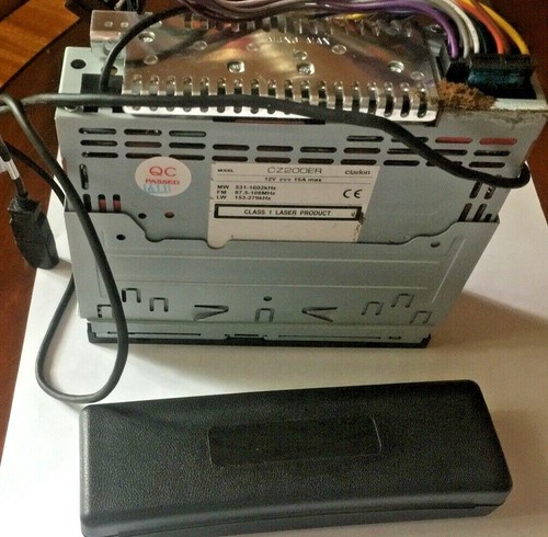 Clarion Car Audio CZ200ER Radio - Imagen 4 de 12