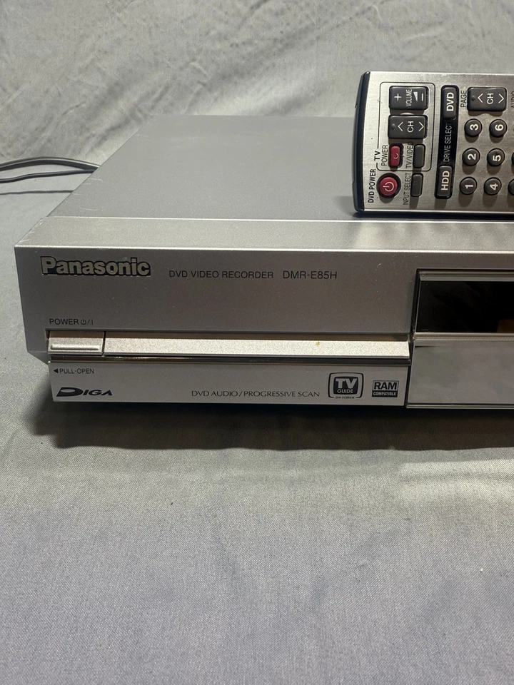 Grabadora de video DVD DVD Panasonic DMR-E85H, 120 GB, DISCO DURO DE 213 horas probado con control remoto Foto 4 de 4