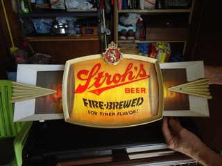 EXTREMELY RARE Vintage ANTIQUE Stroh's Beer LIGHT BAR Sign MOTOR READ DESCRIPT