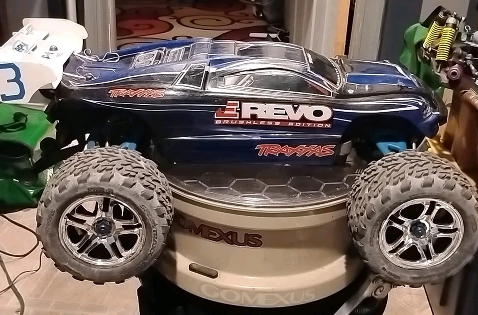 Traxxas E Revo 1.0 Brushless "6s Mamba Monster, Castle L👀K! - Image 2 of 4