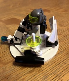 Lego 1479, 6815  Blacktron II and Exploriens Hoverton, complete w/ no Manual 