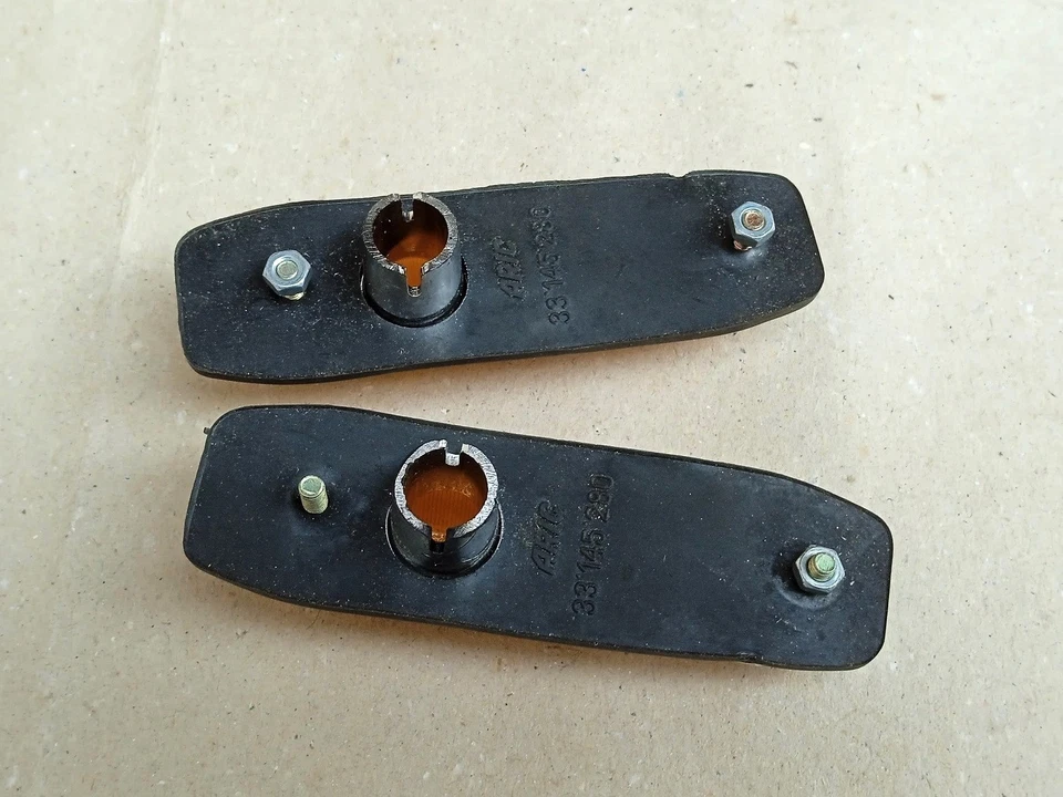 Coppia lucciole frecce laterali per LANCIA Beta Coupè HPE Spider d'epoca NUOVE - Immagine 2 di 3