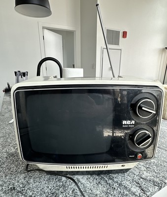 Vintage 1970s RCA Space Age White TV Television AU 097Y Video Gaming MCM Decor