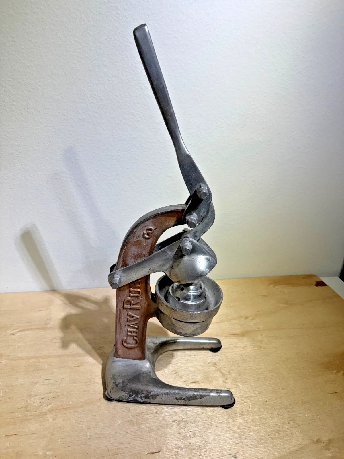Vintage "Chav Rub" Brand | Manual Citrus Juicer | Model | Fully Functional
Opens in a new window