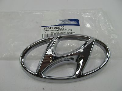 Hyundai Genesis Coupe 2011-2012 OEM GENUINE Parts Front H Logo Emblem 863412M300
