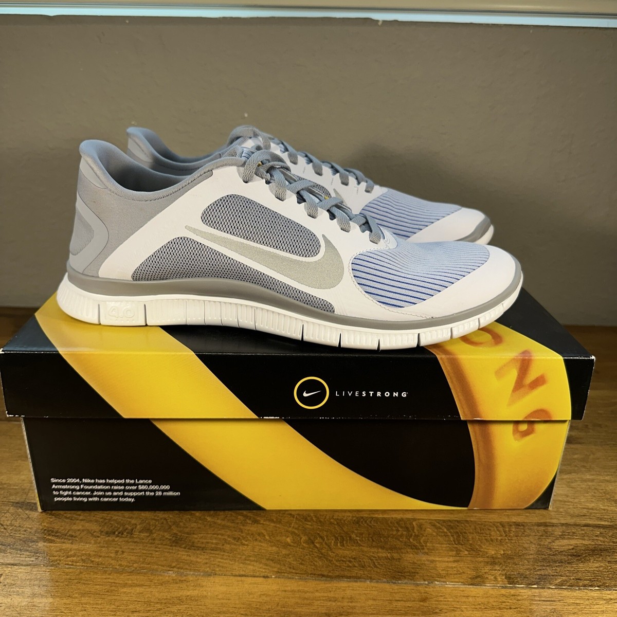Nike Livestrong x Free V3 LAF White Reflective Silver 2013 Size  NIB