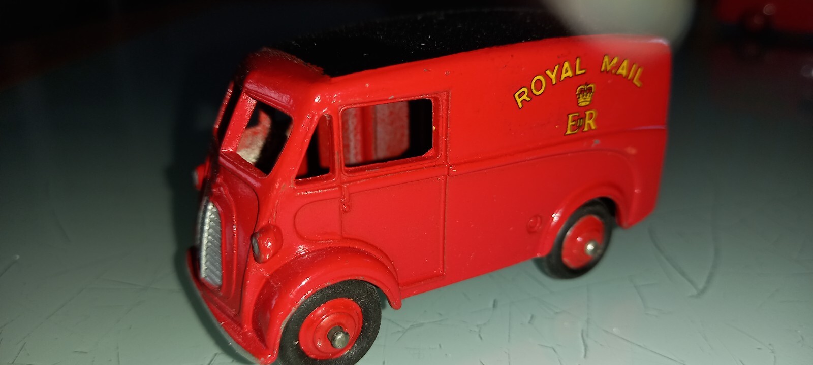 Dinky 260, Royal Mail Van - Free Price Guide & Review