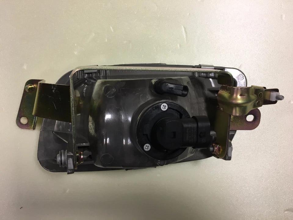 Faro antiniebla delantero lado derecho para MITSUBISHI Pajero / Montero / Shogun 2000 - 2003 Foto 4 de 4