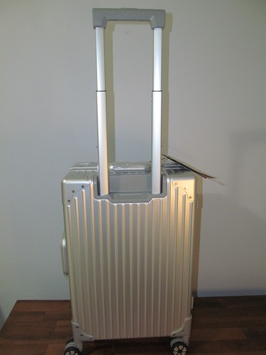 Champs Canada Designed Aluminum Silver Hard Carry On Spinner, Dual TSA Locks-NWT - Picture 4 of 19