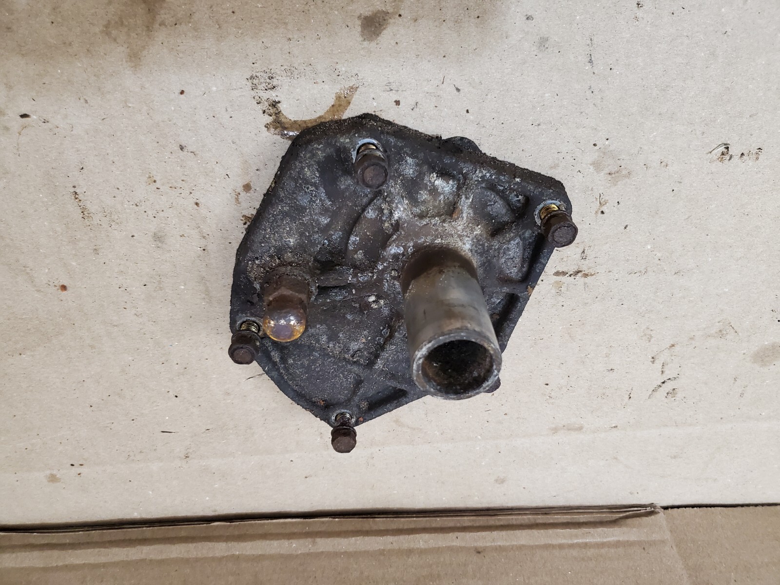 8697 nissan hardbody d21 OEM 5speed clutch fork pivot ball mount plate