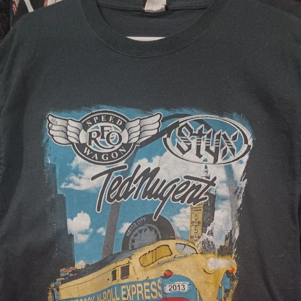 Camiseta Styx REO Speedwagon Ted Nugent MIDWEST ROCK N ROLL EXPRESS 2013 TOUR (G) - Imagem 3 de 4