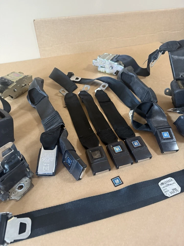 Cinturones de seguridad negros 73-77 GM Olds Cutlass Buick Pontiac carrocería A Monte Carlo Malibu Foto 3 de 4