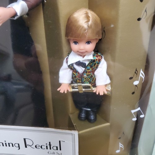 Vintage Barbie sera recital set regalo 2000 Mattel 27954 nuovo con scatola Kelly Stacie Tommy - Foto 5 di 11