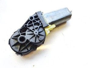 0390203224 Fahrersitz Stellmotor+ 82141806-4 Volkswagen Passat DE1980727-59