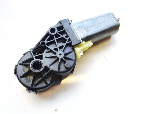 0390203224 Fahrersitz Stellmotor+ 82141806-4 Volkswagen Passat DE1980727-59