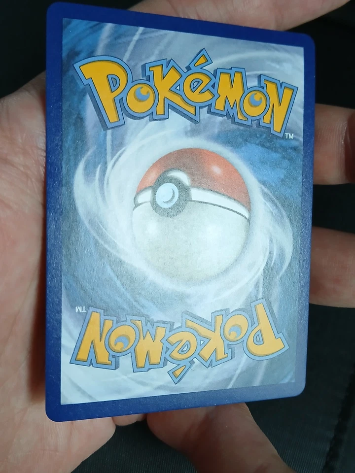 Charizard Celebrations Classic 4/102 Holo Base Set Pokemon Card 2021 NM - Image 4 of 4