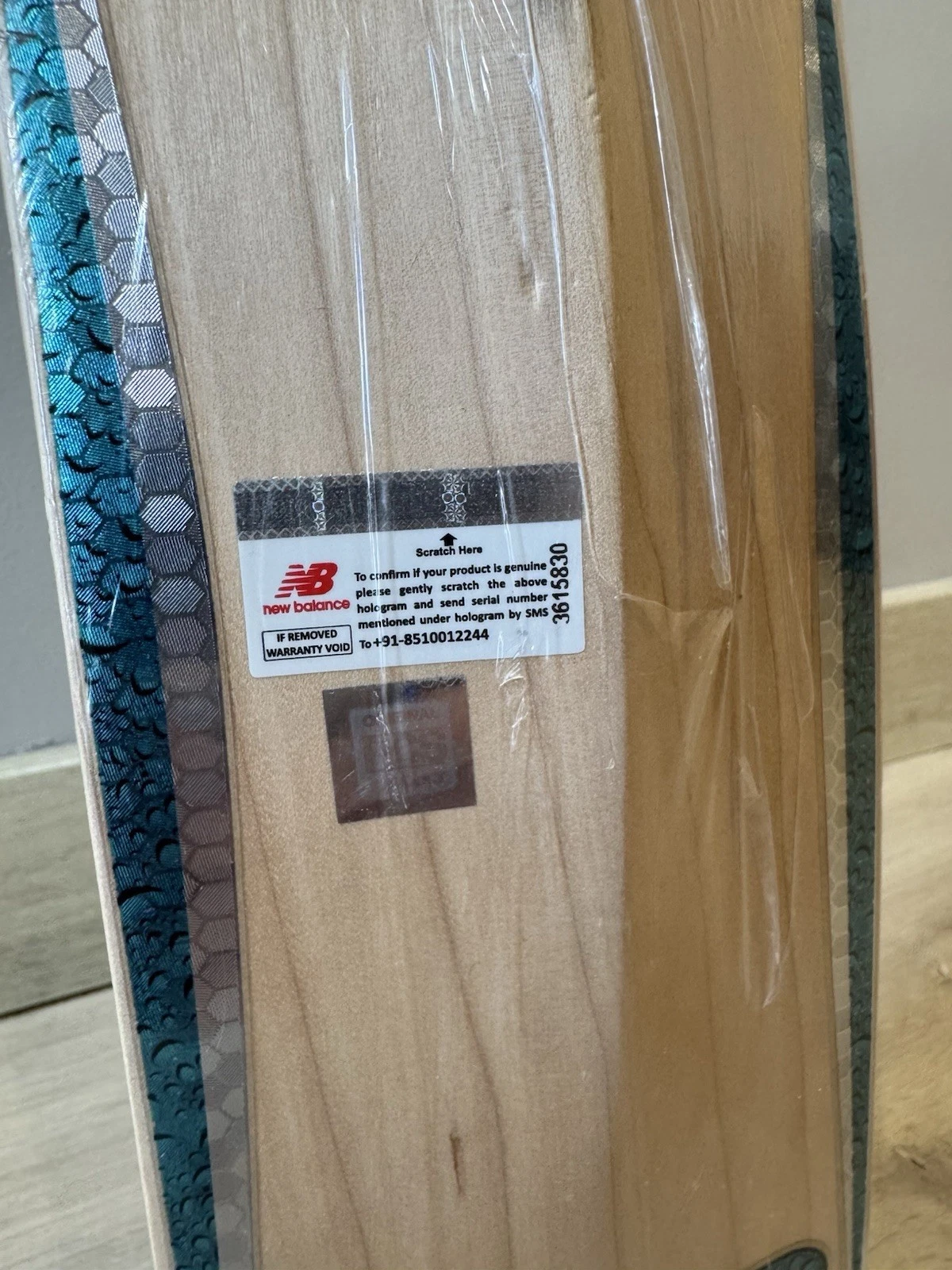 New Balance Burn 20/21 Cricket Bat English Willow 84-86cm SH Grip Slight Damage 8
