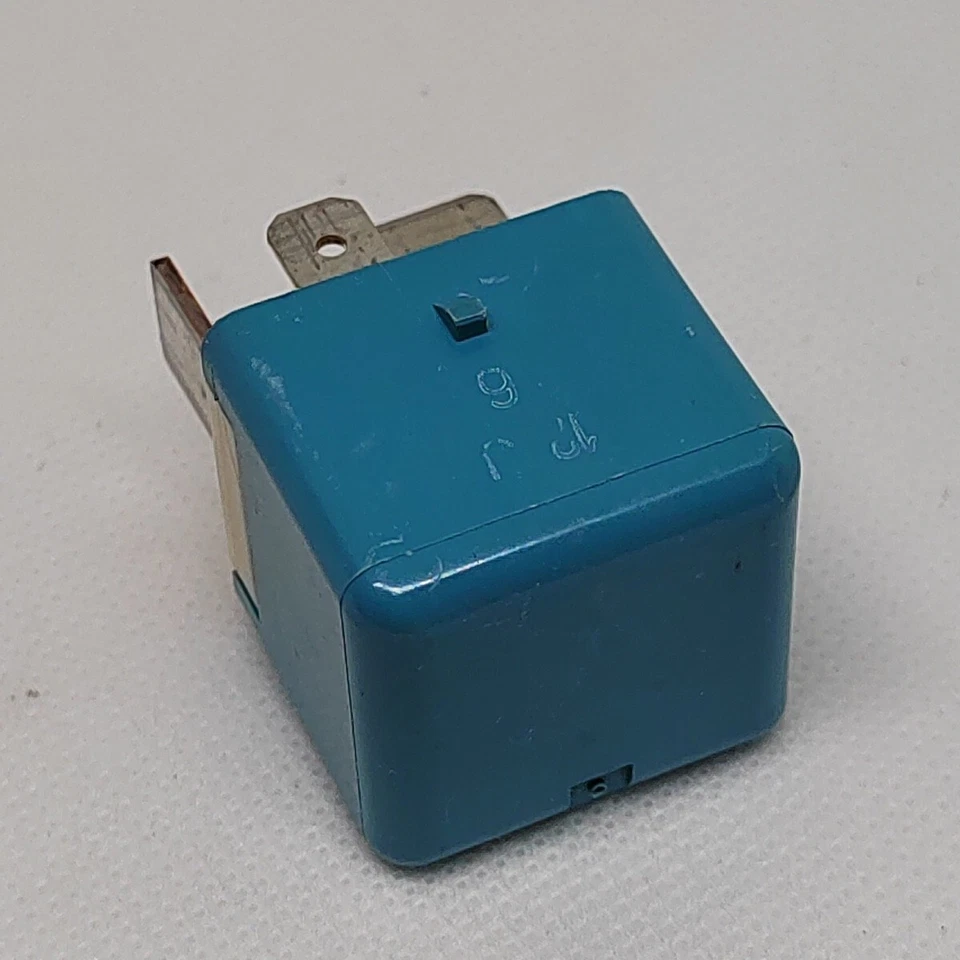 Relé original 90080-87025 5 pines Toyota Camry Highlander Matrix Tacoma Tundra Foto 4 de 4