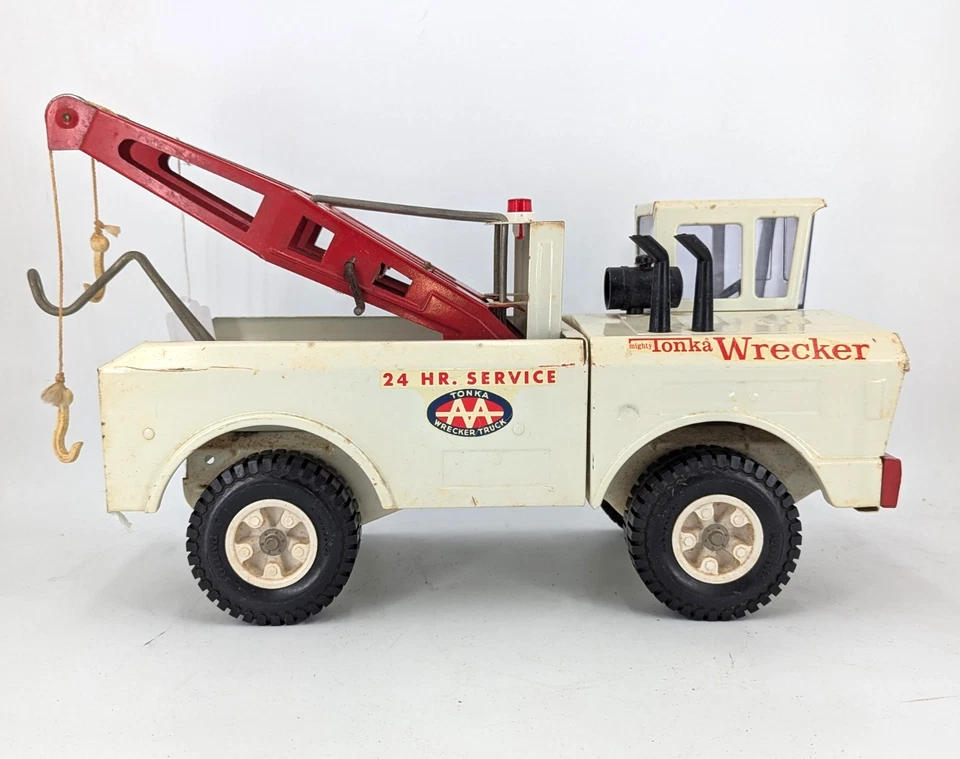 Original 1970's Tonka Mighty Wrecker AA Service Tow Truck - Working Mechanics - Image 4 of 4