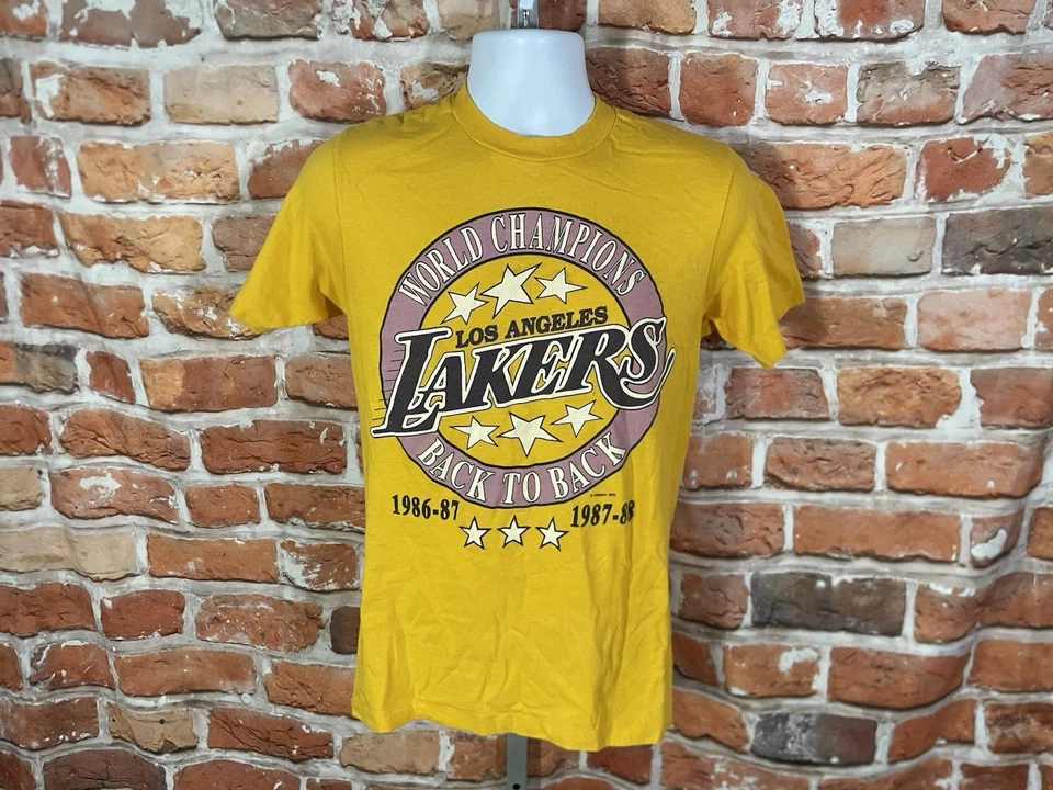 vintage LA Lakers back to back champs tee fits S single stitched shirt 1980s - Image 3 of 4
