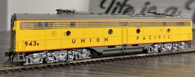 Rapido HO #28548 Union Pacific EMD E8B Diesel Loco #943B w/Sound & DCC - LNIB!