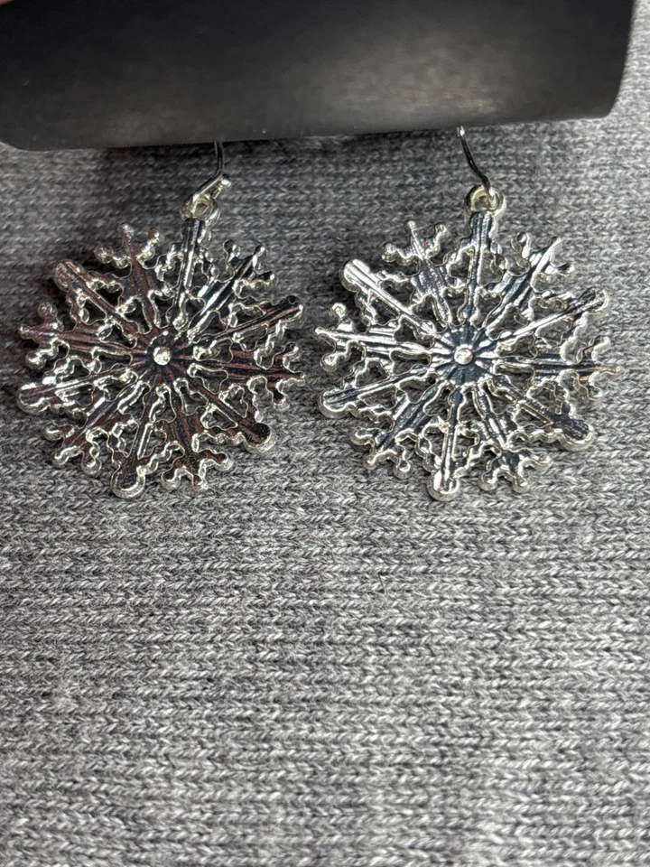 Snowflake Dangle Earrings Silvertone Clear Rhinestones 1.25 inch - Image 3 of 3