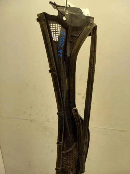 01 02 03 04 05 06 Panel de ventilación de la capucha Lexus LS430 Foto 2 de 4