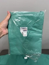 Medical Collection EWC Green Unisex Scrub Shirt Size Large