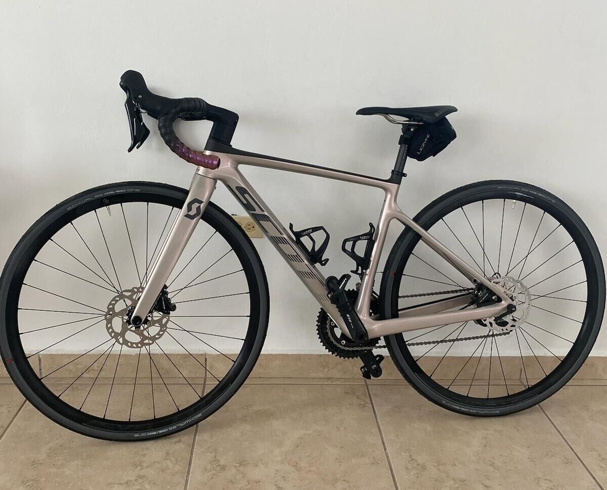 2022 Scott Addict 30 Road Bike prism gray 47cm, 1 owner paid $3,976,Plus Extras