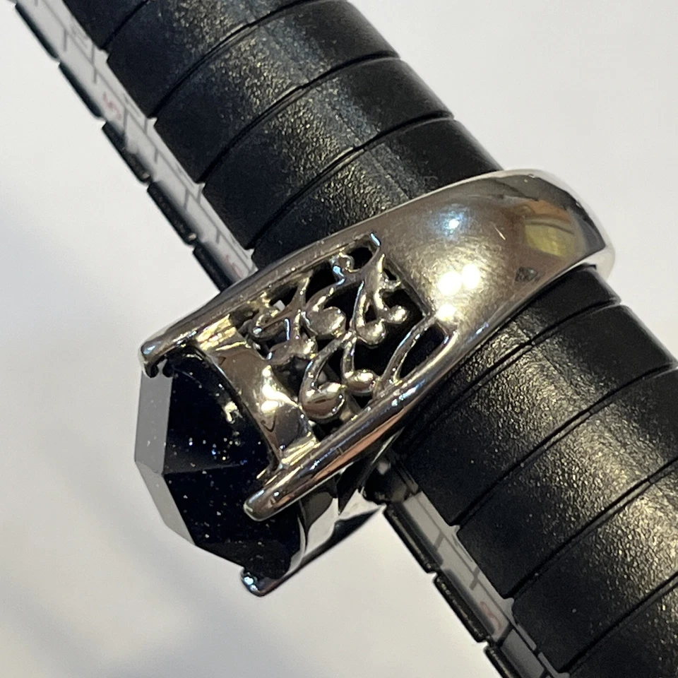 Anillo Lia Sophia Incógnito Tono Plata Con Grande Púrpura Brillante Piedra Ovalada Talla 7 Foto 4 de 4