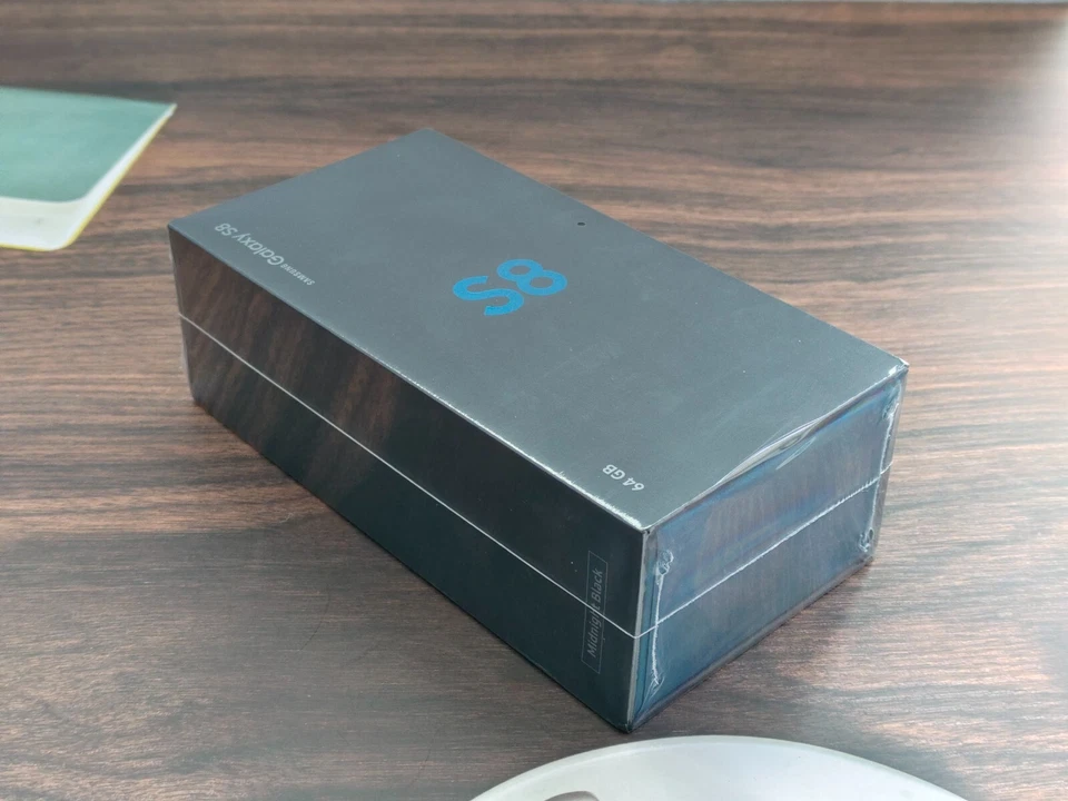 New&Sealed Samsung Galaxy S8 64GB G950U/G950F UNLOCKED Andriod Smartphone - Image 3 of 4