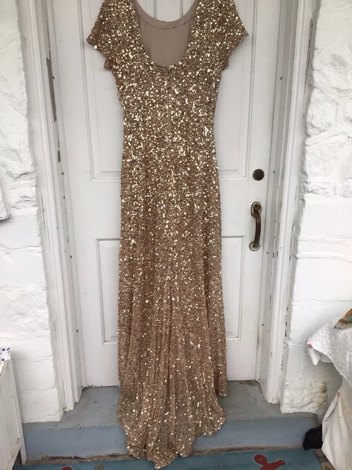 Adrianna Papell Women’s Gold Sleeveless Sequin Gown With Train Size 12. - Image 4 of 4