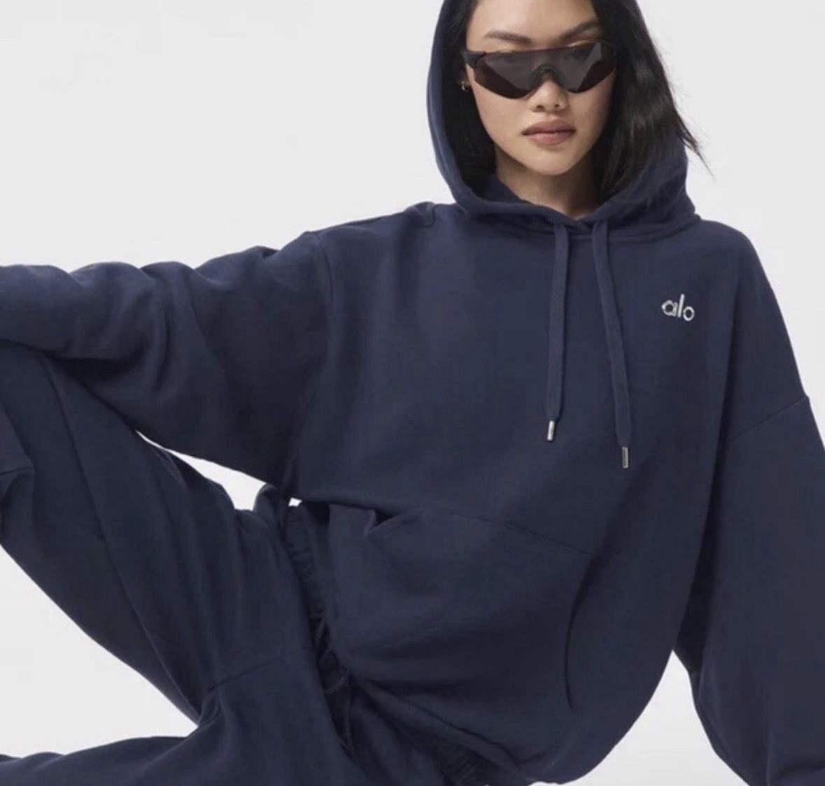 Alo Accolade Navy Pullover Drawstring Hoodie Wome… - image 1