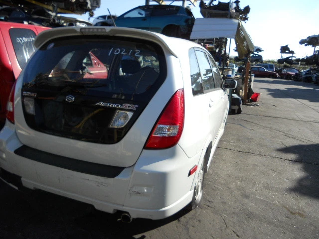 Brazo de control inferior derecho pasajero delantero compatible con 02-03 AERIO 421027 Foto 2 de 4